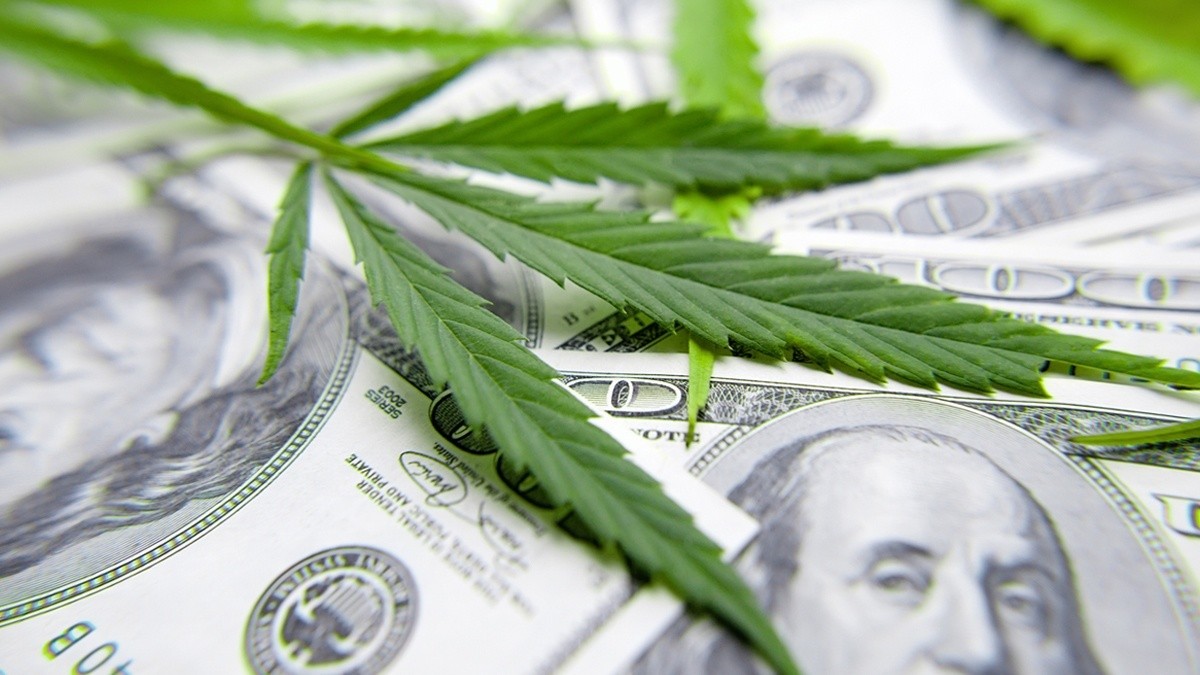 Global Cannabis Sales Could Top $35 Billion by Year's End, Analysts Predict